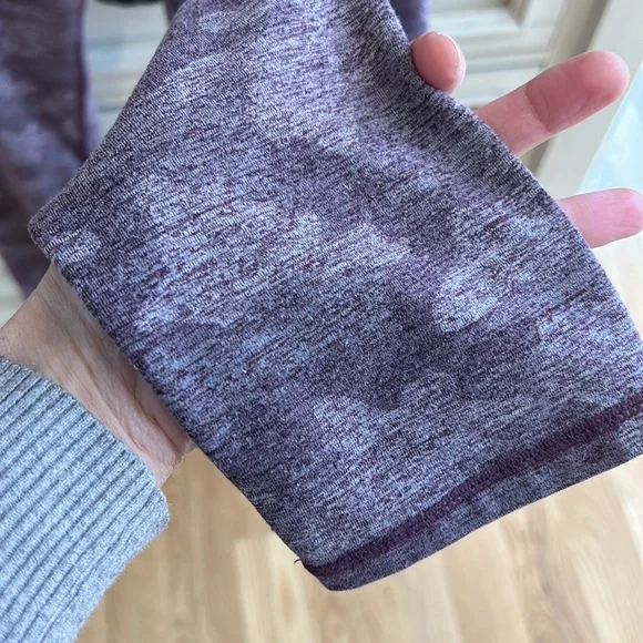 Woman’s small yoga/workout pants. Stretchy and comfy. - Picture 4 of 7